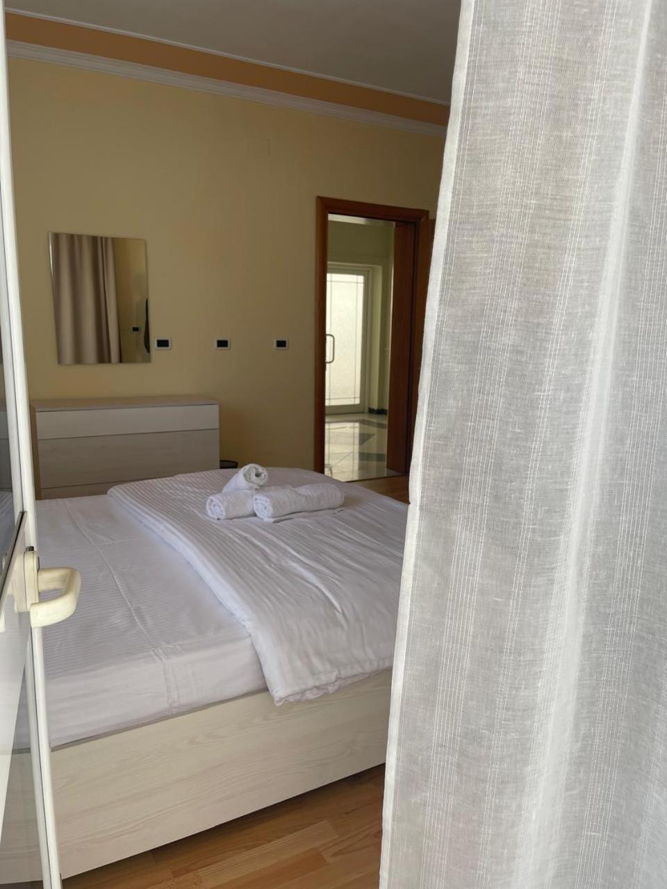 Mandarine Hostel Tirana Exteriér fotografie
