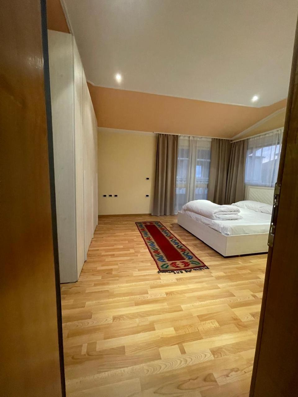 Mandarine Hostel Tirana Exteriér fotografie