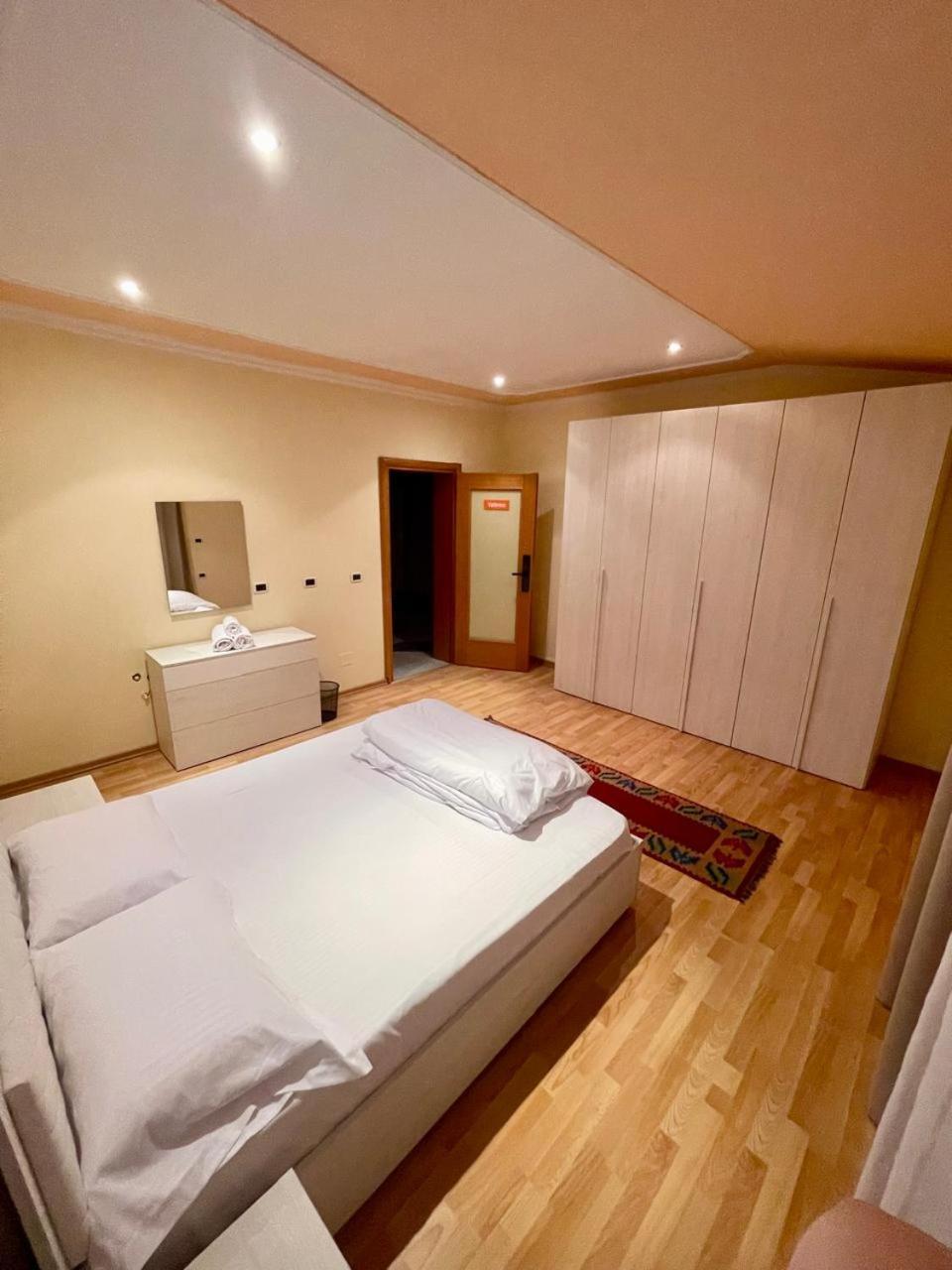 Mandarine Hostel Tirana Exteriér fotografie